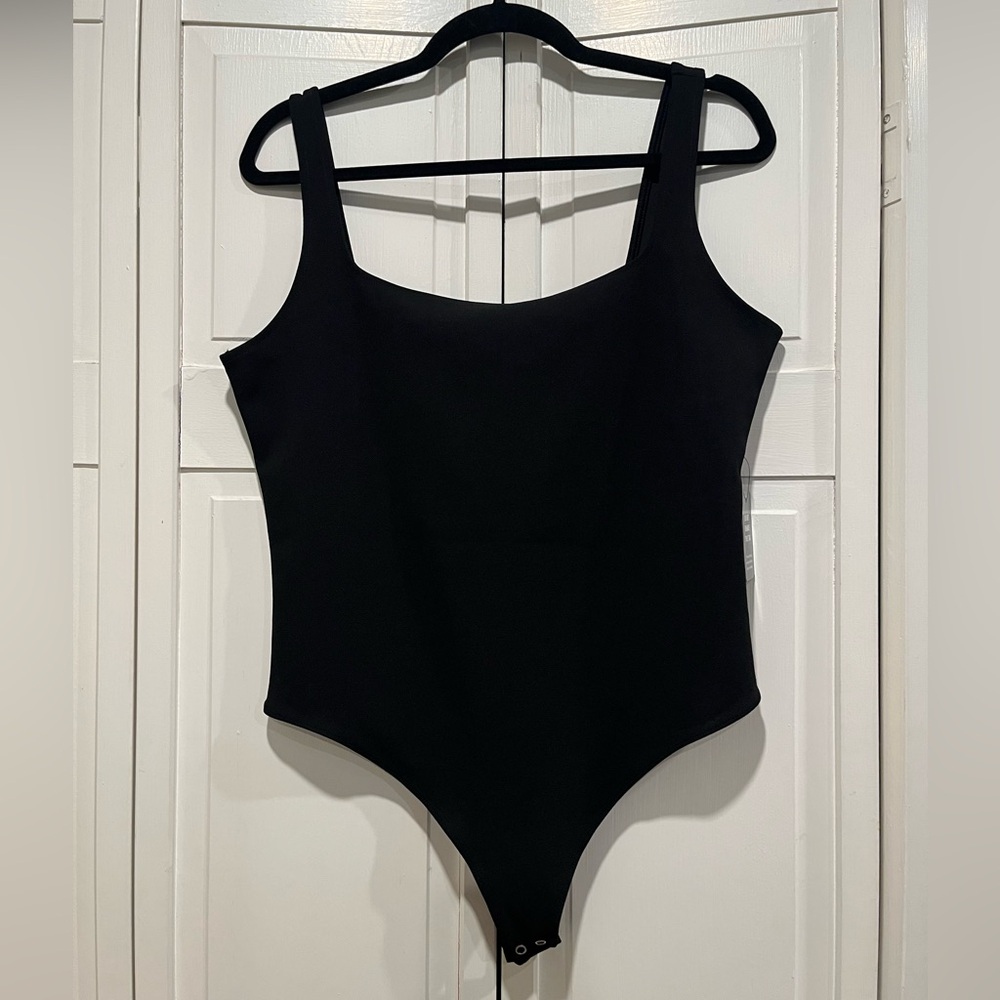 Express bodysuit size large NWT‎